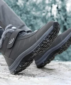 Winter shoes liquidation pallets