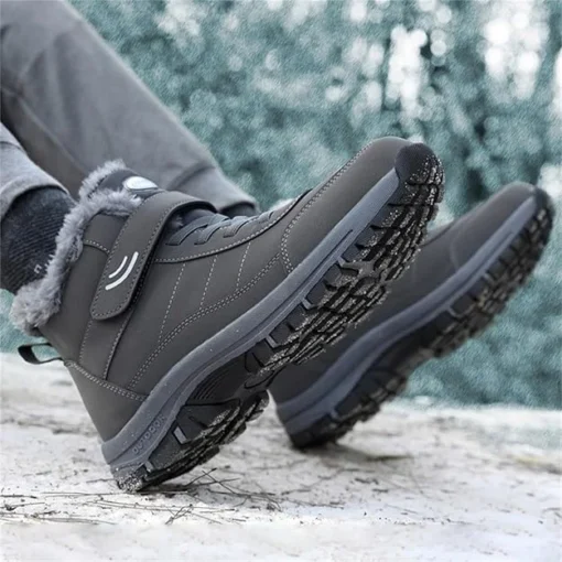 Winter shoes liquidation pallets