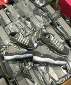 Wholesale sneaker pallets Europe